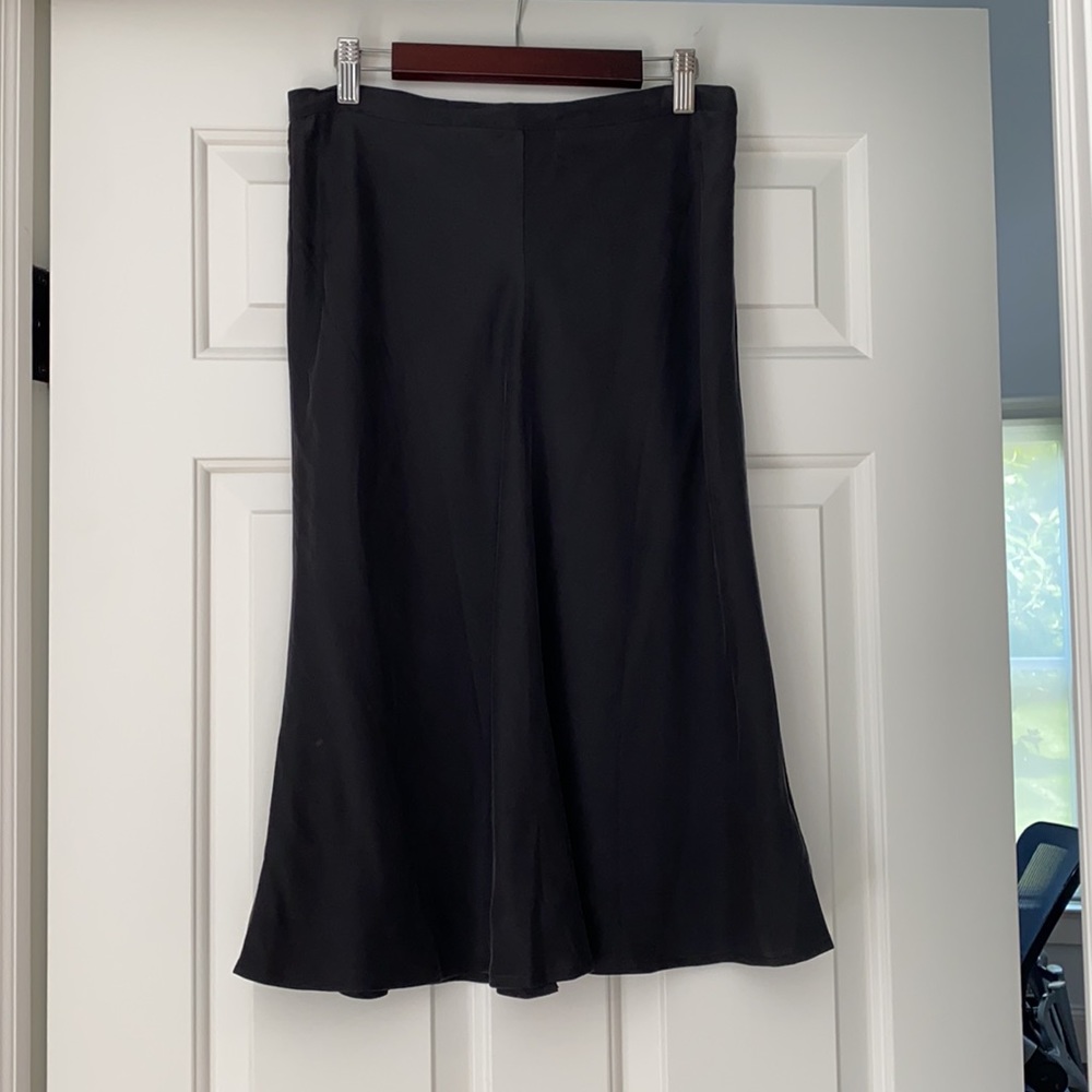Chaser skirt 100%silk  black M NWT